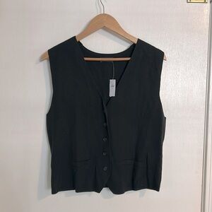Women’s Gap black, knit sweater vest. Size medium. New with tags